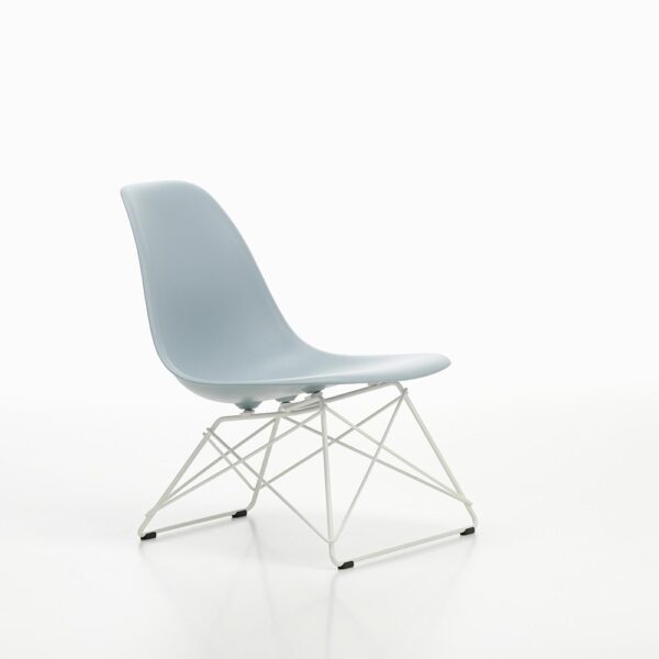 Vitra Home Stories for Spring 2023 │ Eames Plastic Side Chair LSR │ eisgrau