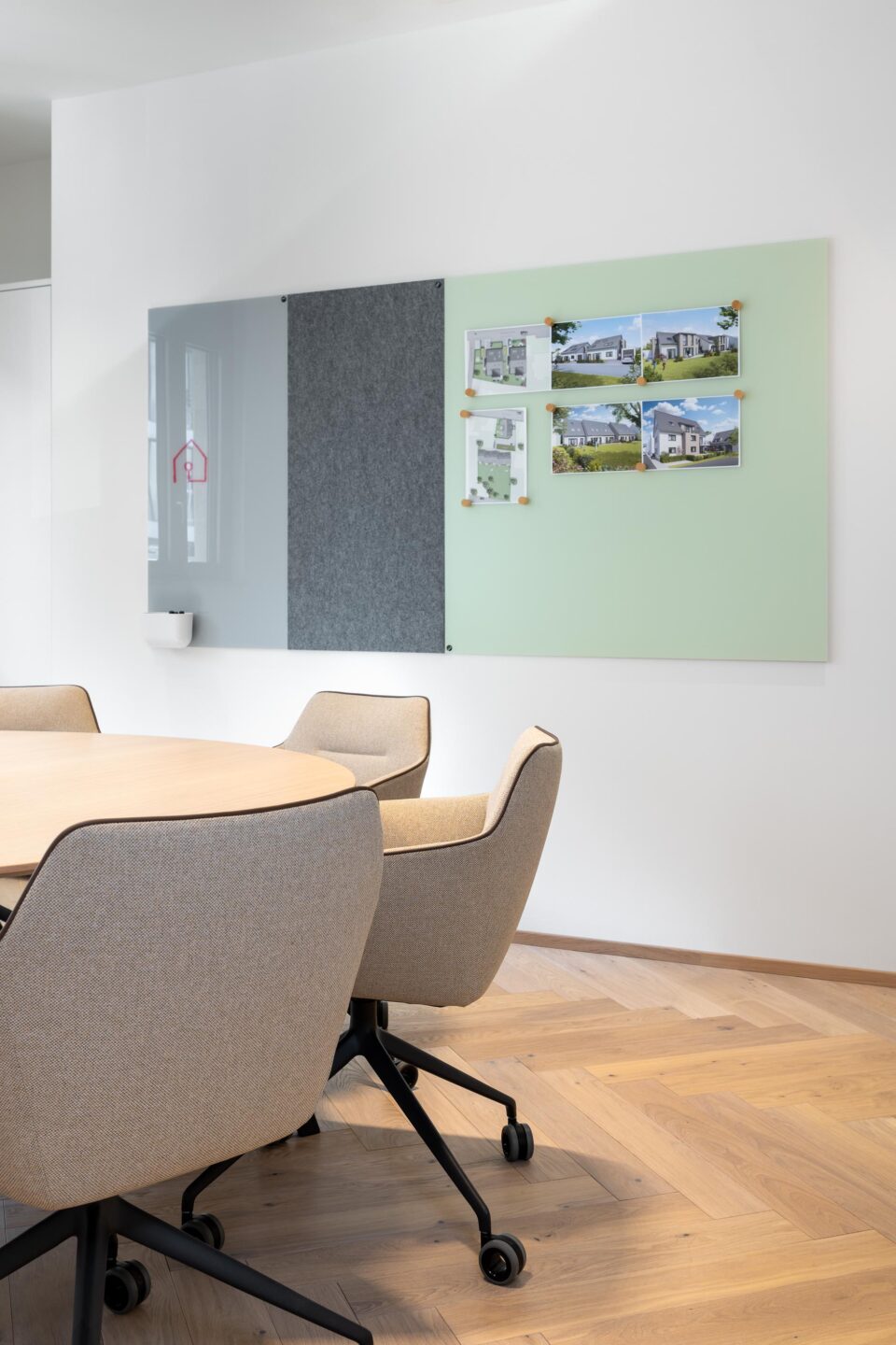 gebaka Bau Karlsruhe │ attractive office concept with open space │ office furniture with feco