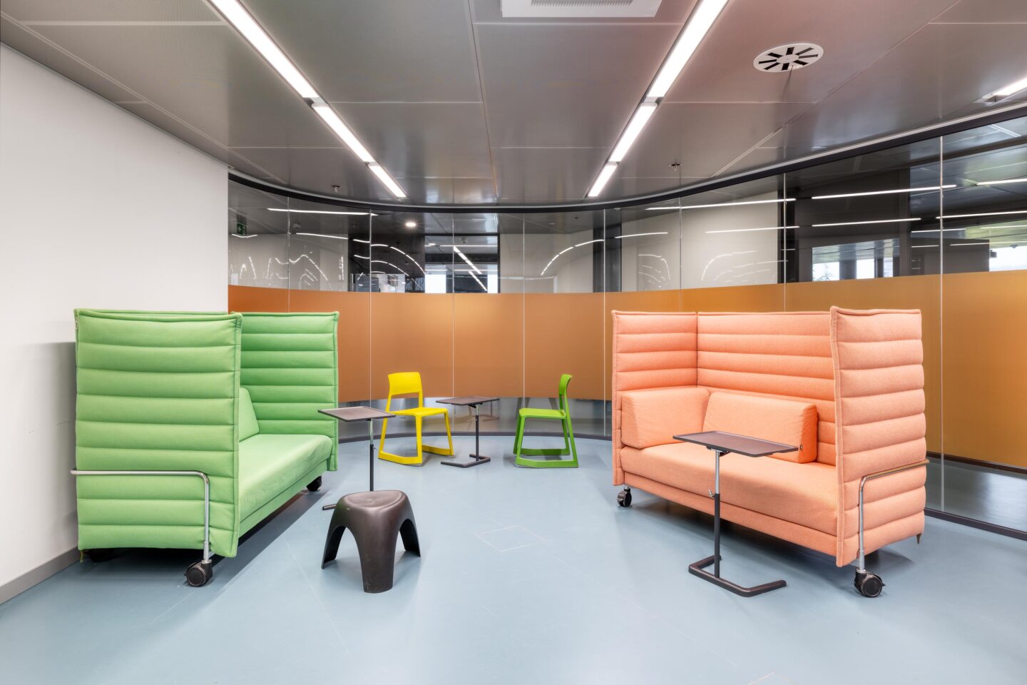 DHBW Stuttgart, Faculty of Engineering | communal area with sitting nooks