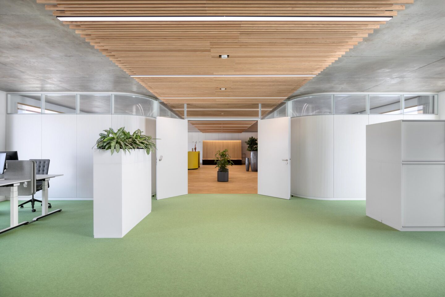 Sparkasse Markgräflerland | open door out of office space by feco