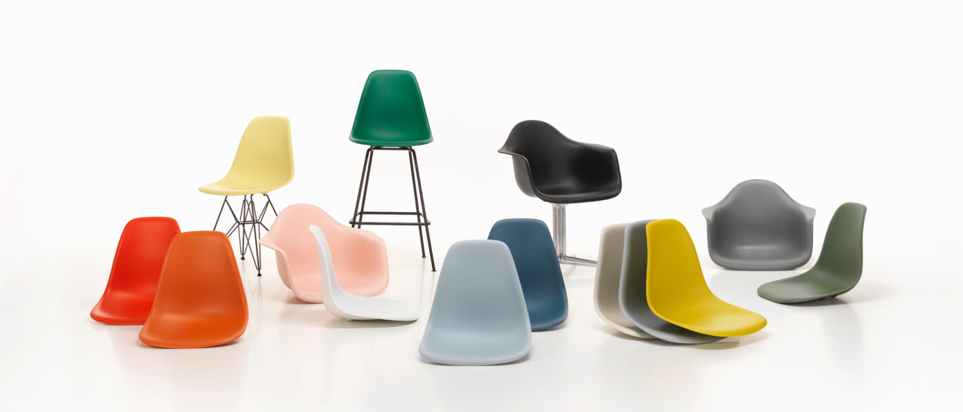 Eames Plastic Chair RE, Eames Stool & Eames Contract Table High | neue Produktentwicklungen von vitra