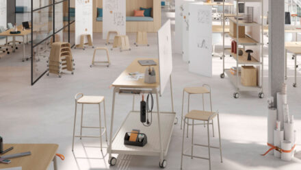 boards von Brunner | helle, einladende Arbeitslandschaft mit flexiblen Möbeln Bild