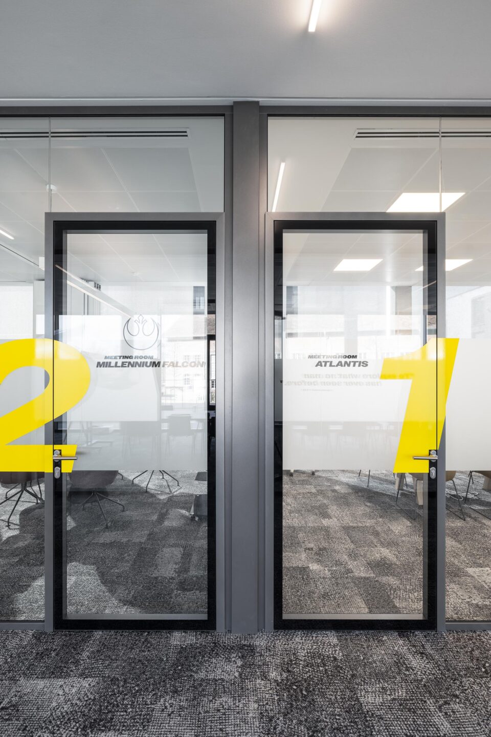 Powercloud IT campus in Achern | two glass doors next to each other