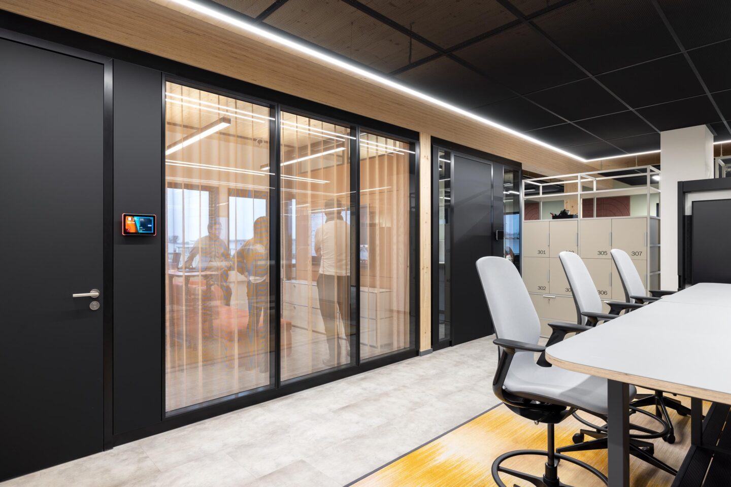 Partition wall with glass and wood for modern offices | feco