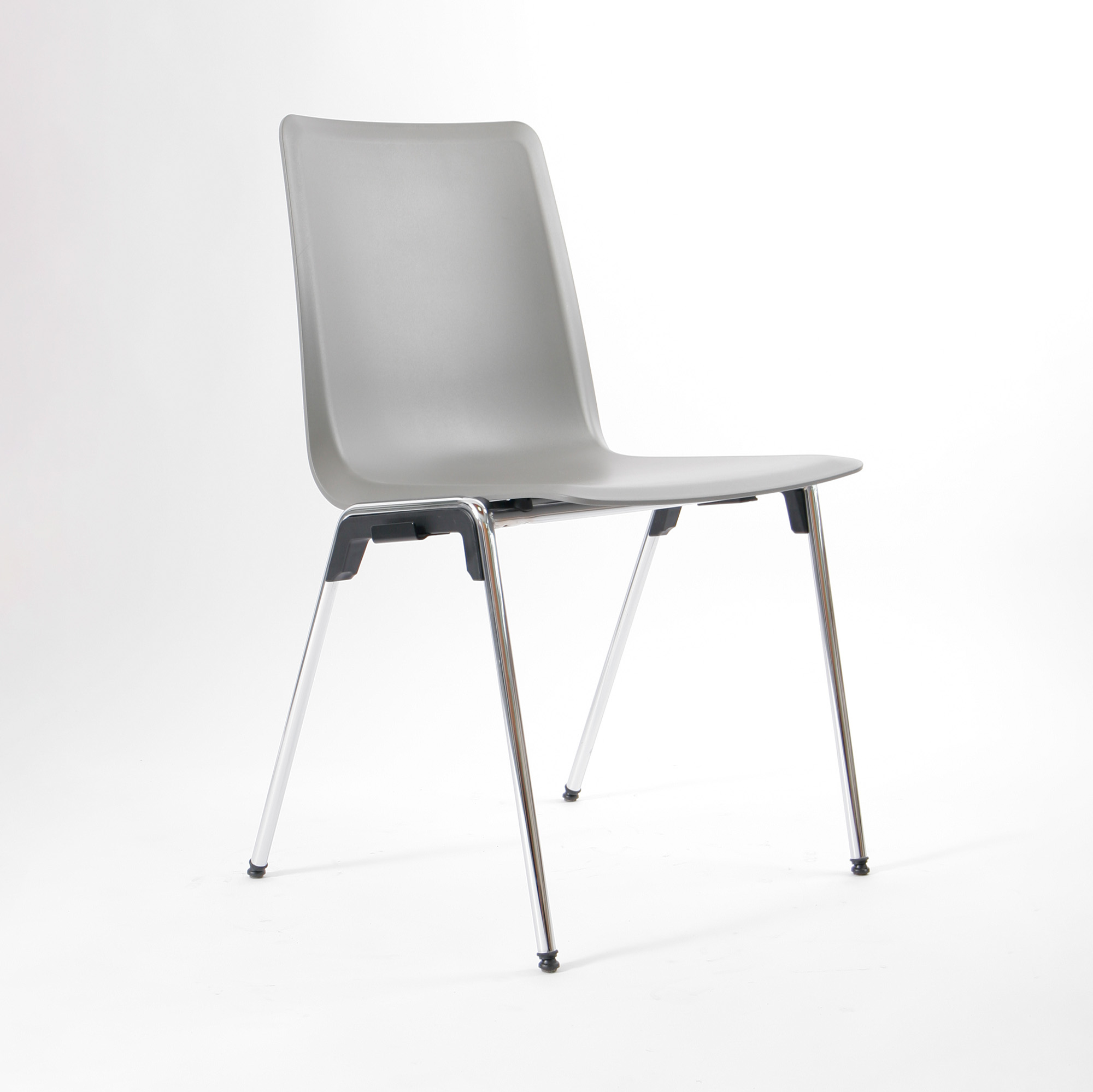 brunner-stapelstuhl-hero-schale-typ-51-03-rechts_MG_6910