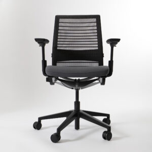 Steelcase Think Bürodrehstuhl mit 3D Knit Rückenlehne und Atlantic Sitz in Graphit Pfeffer – im Sale bei feco in Karlsruhe