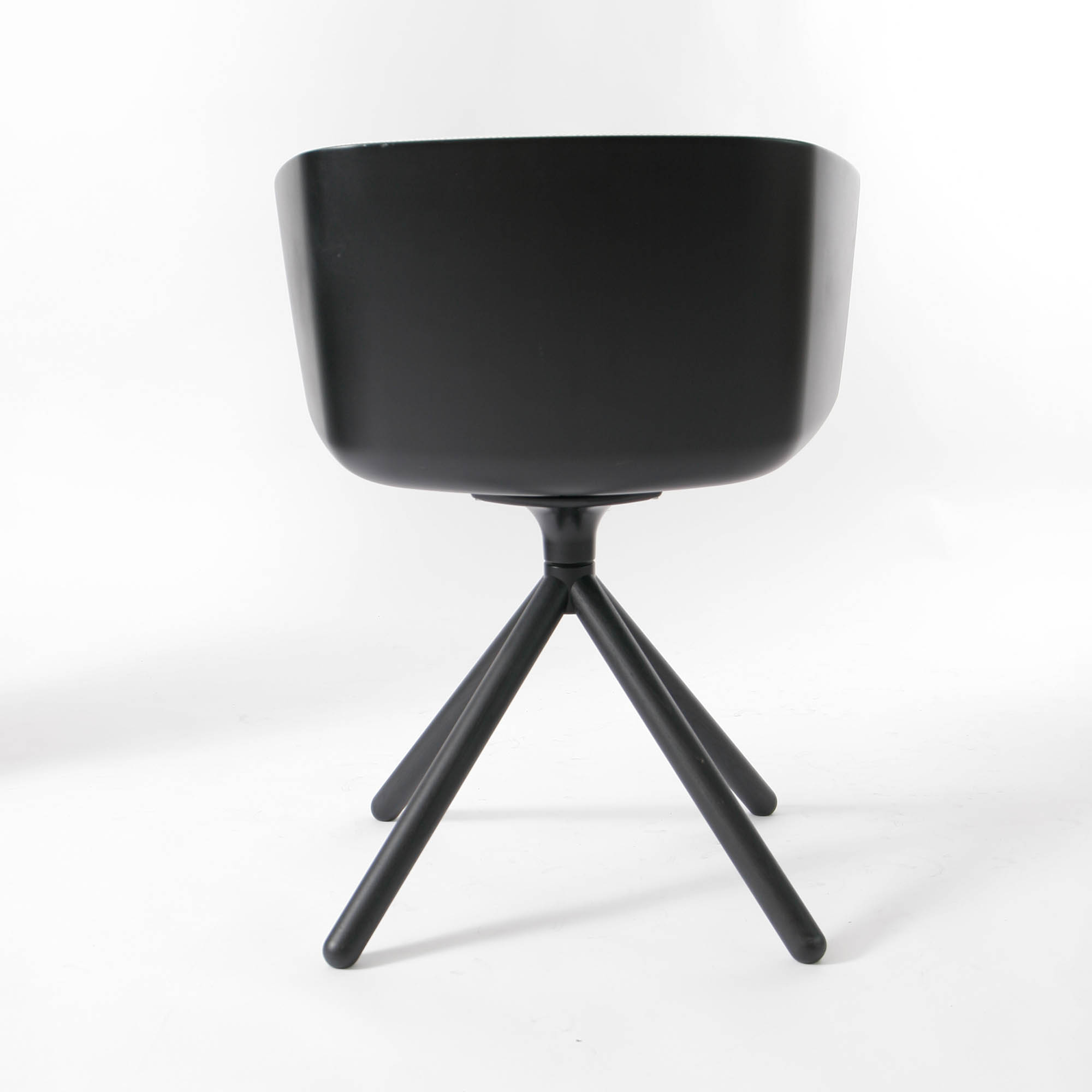 Lapalma-Stuhl-CUT-4-Kreuzfuß-01-rueck_MG_7072