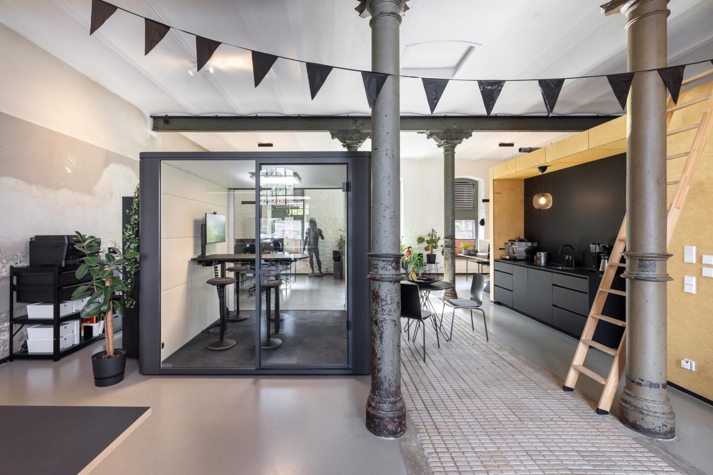 Room-in-room module for creative brainstorming | alpha alpaka in Karlsruhe | feco office furnishings Karlsruhe