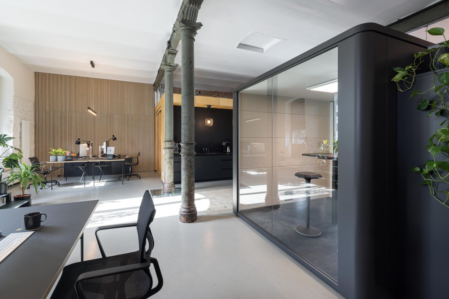 se:cube with transparent glass structure | alpha alpaka in Karlsruhe | feco office furnishings Karlsruhe