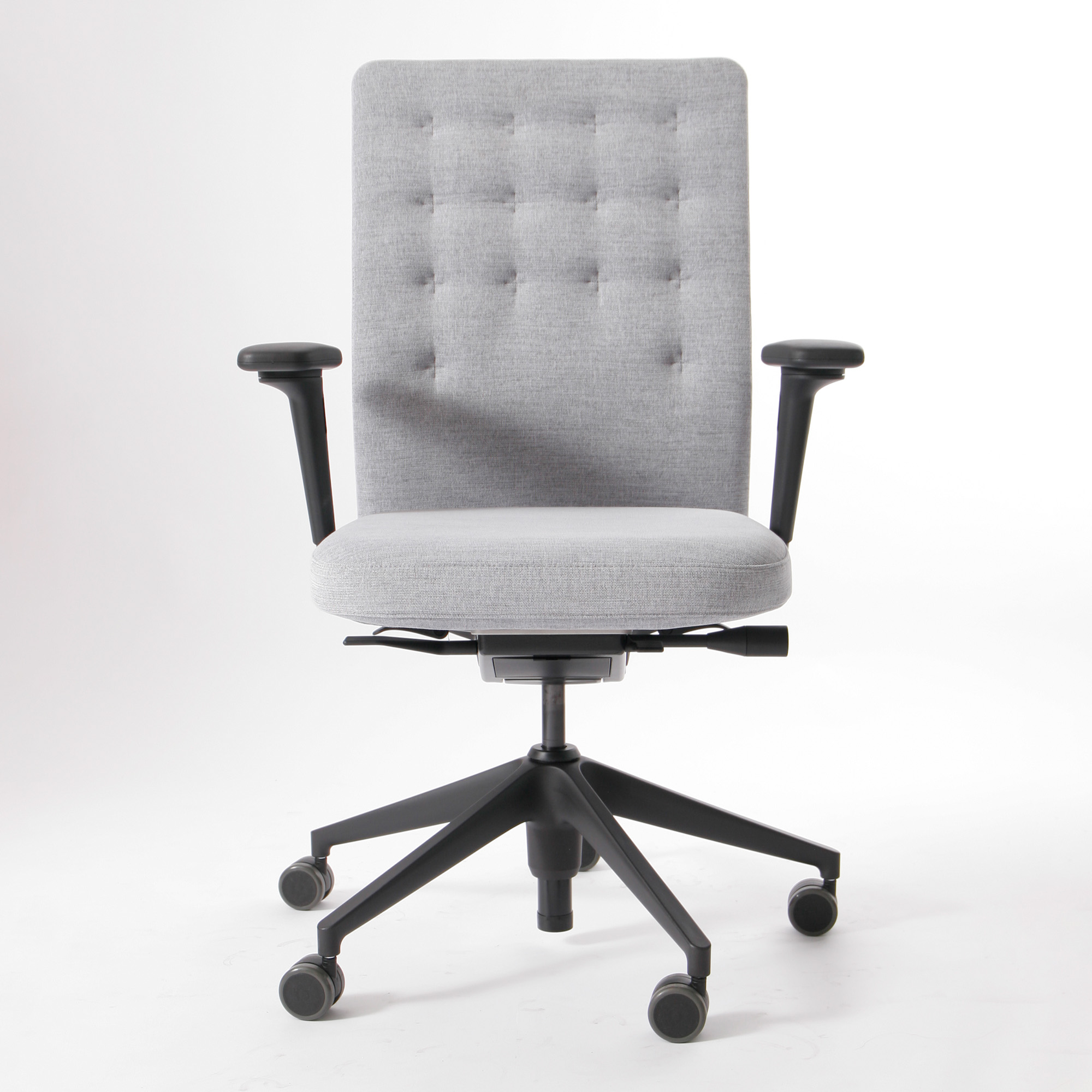 vitra-idc-id-trim-kontingentstuhl-grau-04-front_MG_7001