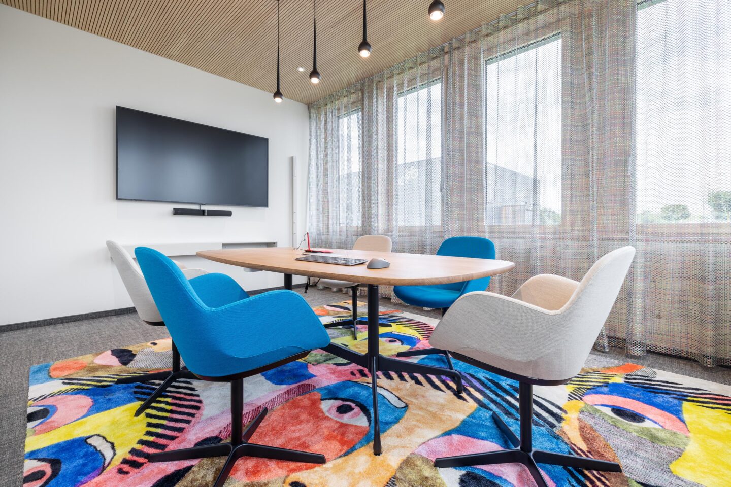 Raum für soziale Werte | Sparkasse Offenburg in Ettenheim | feco-Büroeinrichtungen Karlsruhe