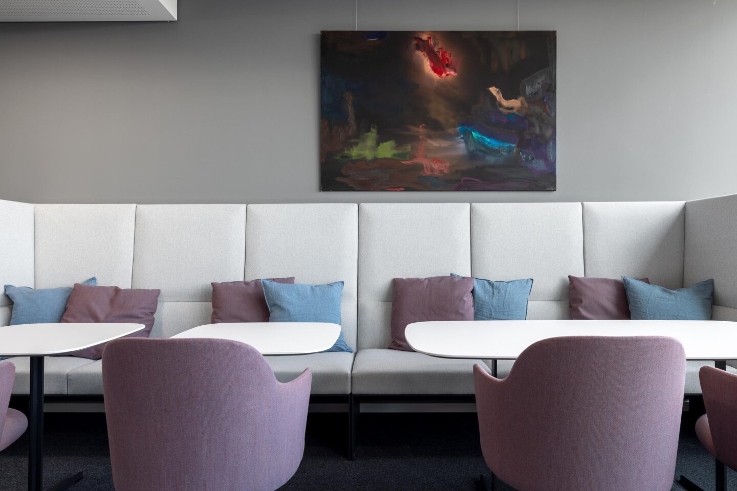 Vielfältige Sitzlandschaft für individuelle Nutzung | Lemcke Brommer und Partner Karlsruhe | Büroeinrichtung von feco in Karlsruhe