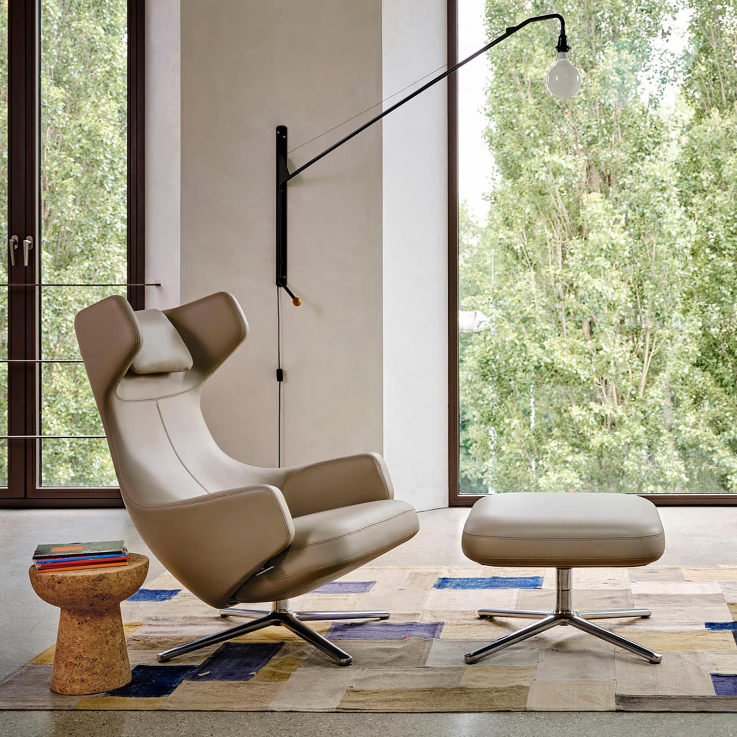 Vitra Grand Repos Executive Office Lounge feco Design Shop Vitra Grand Repos Sessel in einer exklusiven Bürolounge präsentiert vom feco Design Shop